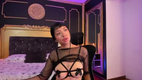 Lia lovet online show from May 15, 9:06 pm