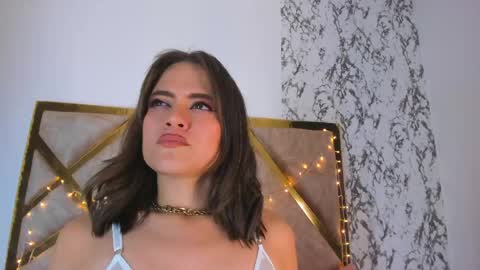 liaross online show from May 23, 1:37 am