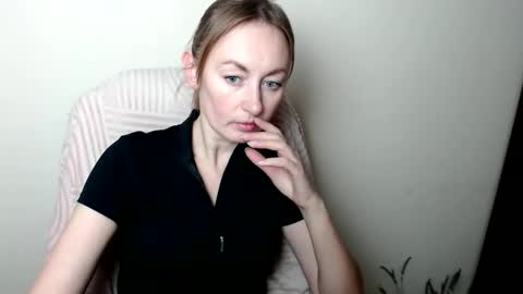 Lia online show from January 14, 7:46 am