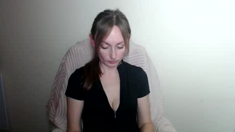 Lia online show from May 4, 1:15 pm