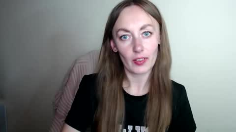 Lia online show from May 15, 11:35 am