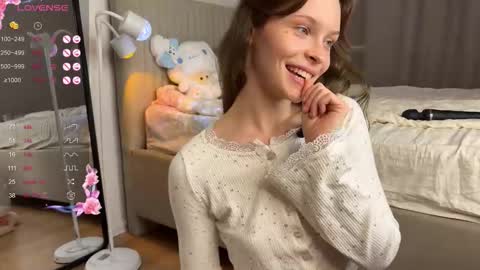 Snapshot of liaveygel chatting on October 2, 3:28 pm Lia online show from October 2, 3:28 pm