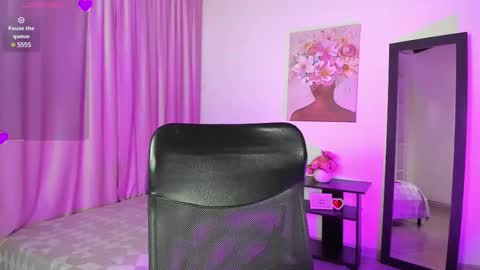 lia online show from February 12, 11:51 am