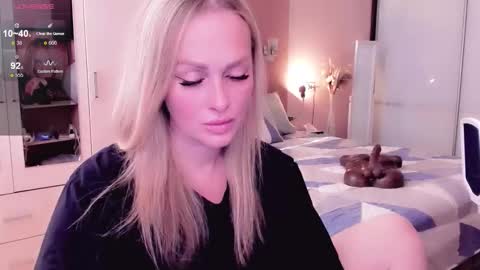 Snapshot of libby_nora chatting on September 28, 11:15 am Libby online show from September 28, 11:15 am