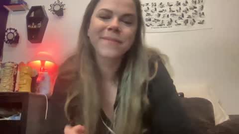 Libby Deetz online show from February 7, 11:01 am