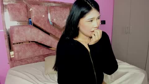 licky_lov online show from January 6, 5:38 pm