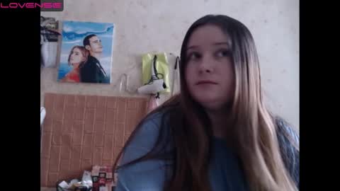 light_lunaa online show from December 6, 8:15 am