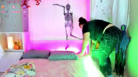         online show from October 14, 11:46 am