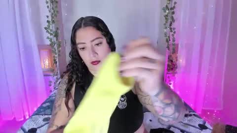         online show from March 10, 12:09 pm