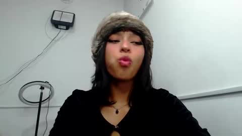 liilithstone online show from May 22, 3:37 am