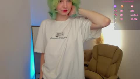 lika_sky online show from May 18, 6:08 am