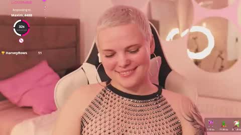 likaaberry online show from February 11, 7:26 pm