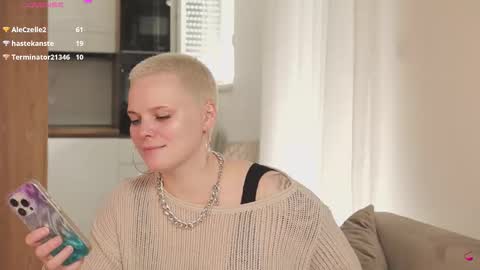 likaaberry online show from March 25, 12:19 pm