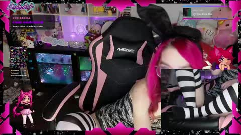 LikeMyAshe online show from May 26, 6:13 am