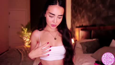 Snapshot of lil_gabbyg chatting on December 13, 3:49 am Gabriela online show from December 13, 3:49 am