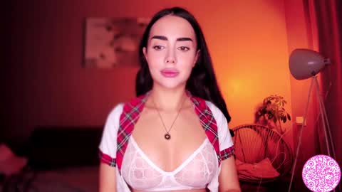 Snapshot of lil_gabbyg chatting on January 6, 3:31 am Gabriela online show from January 6, 3:31 am