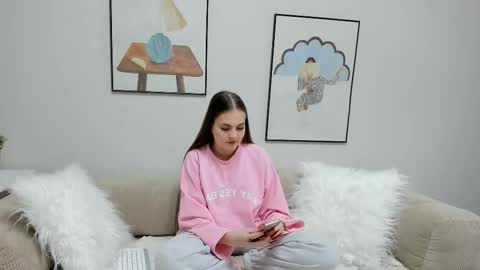 Emma online show from October 5, 6:40 am