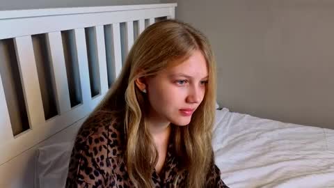 Emma online show from April 27, 7:49 am
