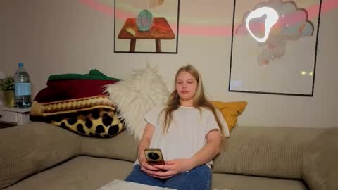 Emma online show from March 28, 11:25 pm