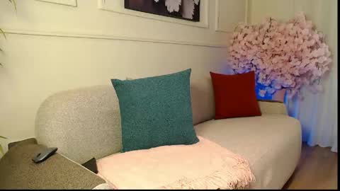 vivie online show from May 26, 5:51 am