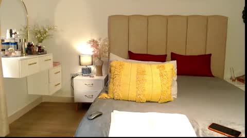 vivie online show from March 19, 6:29 am