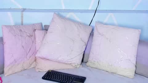 lila noa online show from November 23, 12:46 am