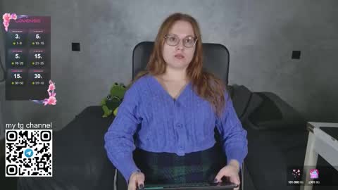 Snapshot of lila_pitt chatting on September 25, 8:17 pm lila_pitt online show from September 25, 8:17 pm