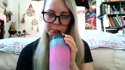 Snapshot of lilemmy1999 chatting on January 7, 7:06 pm emily ryanson online show from January 7, 7:06 pm