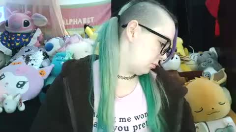 Snapshot of lilemmy1999 chatting on December 5, 5:06 pm emily ryanson online show from December 5, 5:06 pm