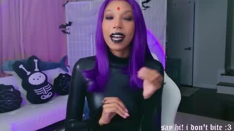 evie online show from October 31, 2:35 am