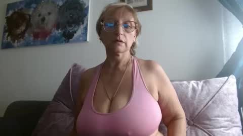 lilieth online show from May 20, 7:44 pm