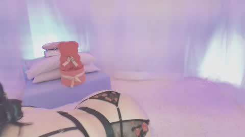 Snapshot of lili_tay chatting on September 25, 11:20 am Lili online show from September 25, 11:20 am