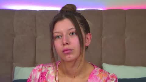 Mia online show from October 20, 6:16 am