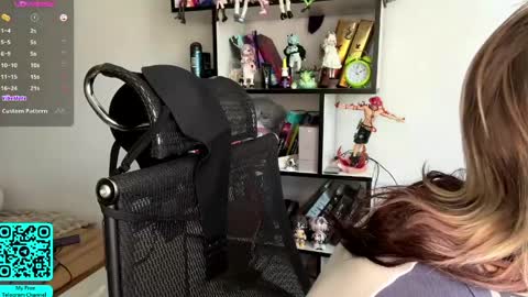 Lilian online show from May 5, 7:11 am