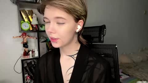 Lilian online show from May 24, 7:29 am