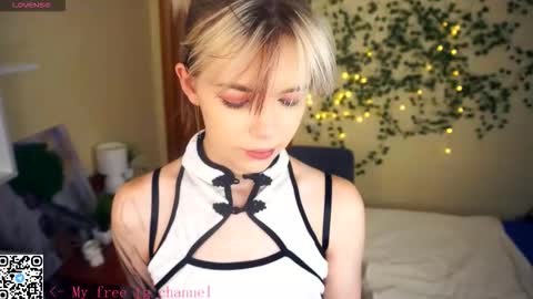 Lilian online show from November 7, 9:04 am