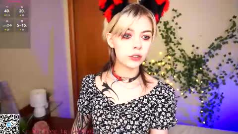 Lilian online show from December 19, 6:49 am