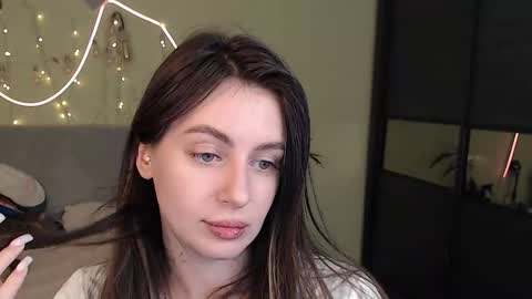 Lilu online show from November 28, 1:19 am