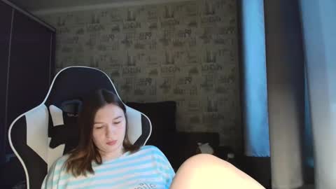 liliawoolf online show from February 15, 9:19 am