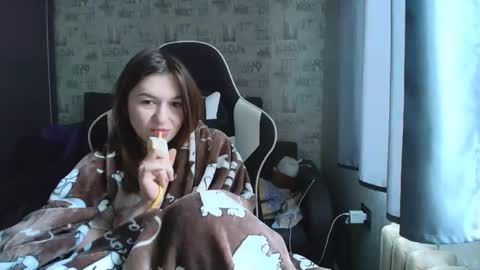 liliawoolf online show from May 11, 9:11 am
