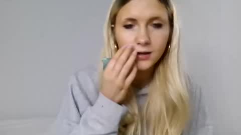 lilib2656 online show from April 17, 2:24 am