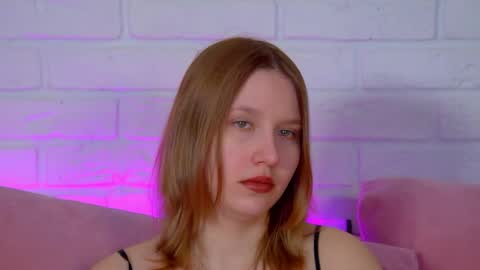 LiliLinn online show from May 9, 5:31 am