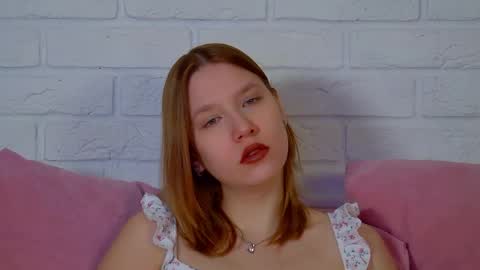 LiliLinn online show from May 11, 4:36 am