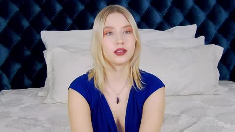 LiliLinn online show from December 10, 6:22 am