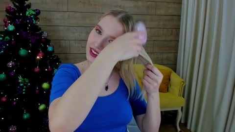 LiliLinn online show from December 13, 6:31 am