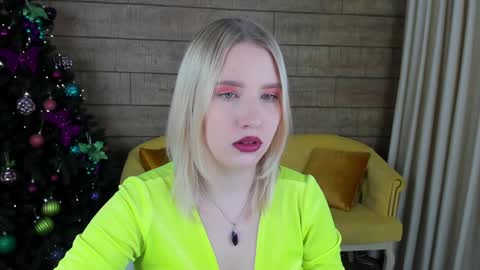 LiliLinn online show from December 21, 5:47 am