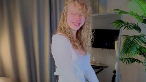 lililok101 online show from October 27, 2:29 am