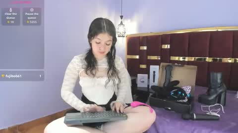 lilimini online show from October 6, 7:29 pm