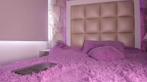 Lilit online show from December 13, 1:22 pm