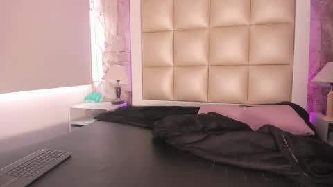 Lilit online show from December 21, 2:47 pm